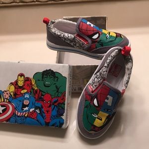 Marvel mash-up boys slip on tennis shoe size 11